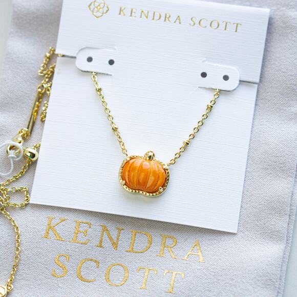 Kendra Scott Pumpkin Gold Short Pendant Necklace in Orange Mother-of-Pearl - Picture 4 of 4